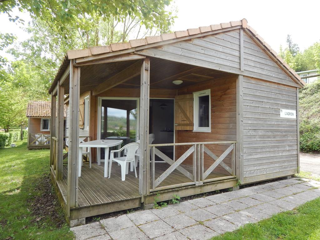 Camping Du Moulin Hotel Meyrieu-les-Etangs Стая снимка