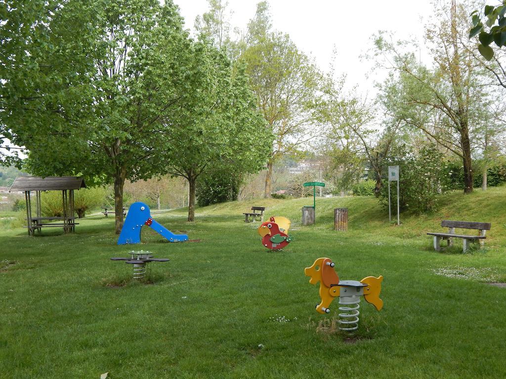 Camping Du Moulin Hotel Meyrieu-les-Etangs Екстериор снимка
