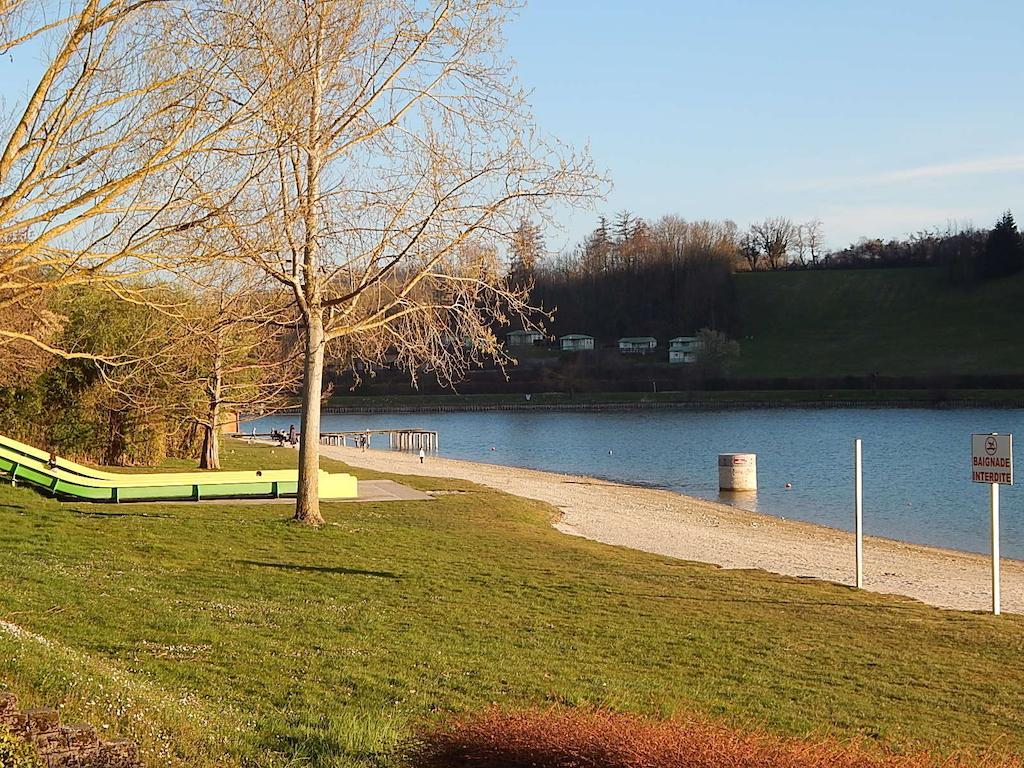 Camping Du Moulin Hotel Meyrieu-les-Etangs Екстериор снимка