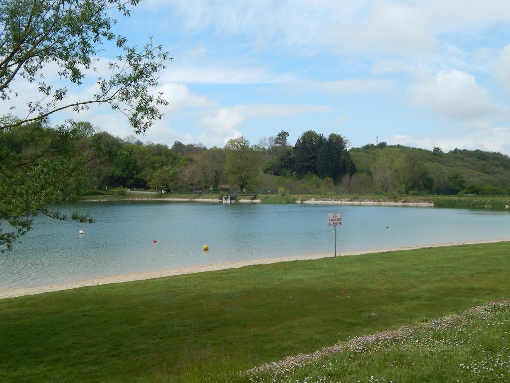 Camping Du Moulin Hotel Meyrieu-les-Etangs Екстериор снимка